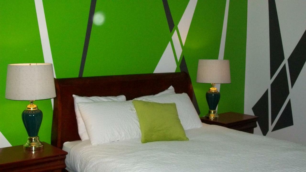 Hamilton Hotel Уилямс Лейк Екстериор снимка